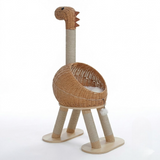 Arbre à chat dinosaure en rotin sur fond blanc, nid douillet, griffoirs sisal et double base bois