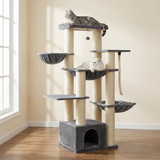 Arbre à chat robuste 170 cm gris en situation dans un salon lumineux — Féline Smart